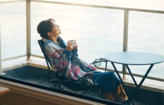 狭いベランダをくつろぎ空間に。リラックスできるインテリア人気4選